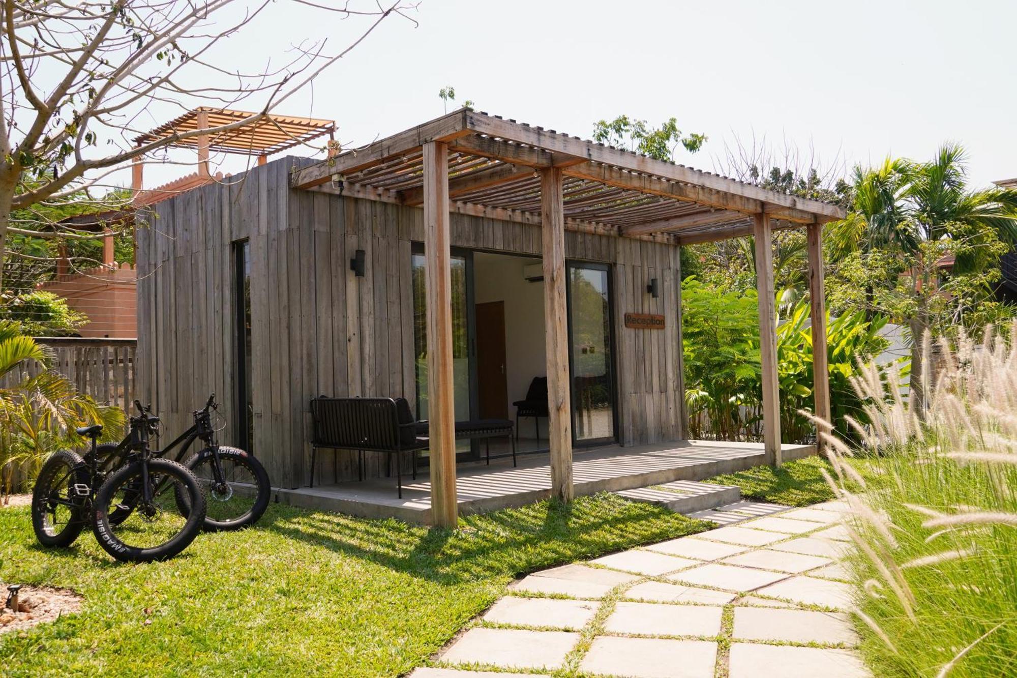 Lalagalu - Beachfront Ecocabins Diani Beach Zewnętrze zdjęcie